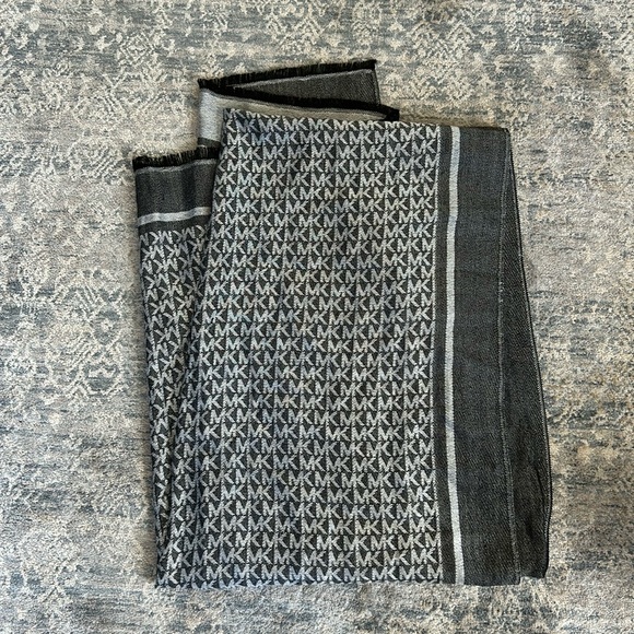 Michael Kors Scarf - Picture 2 of 2